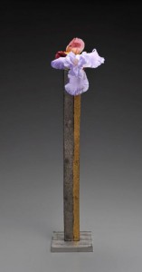 「フラチナ彩花器」高さ62cm、5.3×4.5cm
