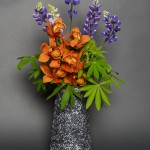 「吹泥金彩花入」高さ20.5cm、9.5×9.5cm